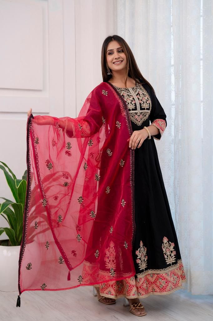Banno Ki Saheli Suit Set
